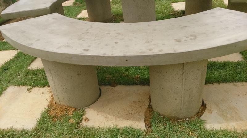 Jogo de mesa redonda sem encosto